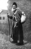 Author Leo Tolstoy in a Peasant's Garb. 1900.jpg