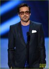 robert-downey-jr-wins-twice-at-peoples-choice-awards-2015-01.jpg