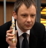 Master_with_laser_screwdriver.png Master_with_laser_screwdriver.png