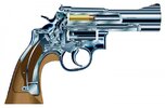 Smith-Wesson-01-900x596.jpg
