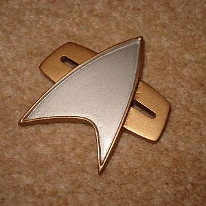 Star Tre Voyager Communicator Badge prop 
