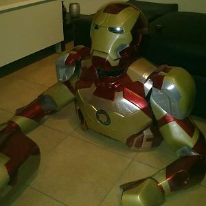 mark 8 real armor cosplay  iron man made dany bao 2012 venice it face book profile dany bao (14)