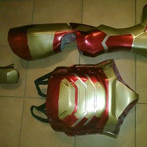 mark 8 real armor cosplay  iron man made dany bao 2012 venice it face book profile dany bao (15)