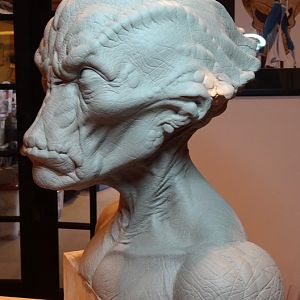 alien soldier creature side view.jpg