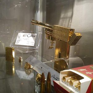 Factory Entertainments Golden Gun SE Edition