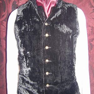 this is the waistcoat sherlock wears at the end of the movie on the bridge