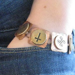 Molly's shield bracelet ( Dresden Files )