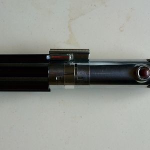 LUKE SKYWALKER
The Empire Strikes Back

Genuine FOLMER NEW YORK 3 Cell Flashgun
Genuine Graflex LK Buttons

REPLICA (Roygilsing):
T- Tracks
Ed