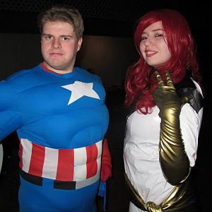 X-men - White Phoenix / Jean Grey
with Captain America
Geekenders