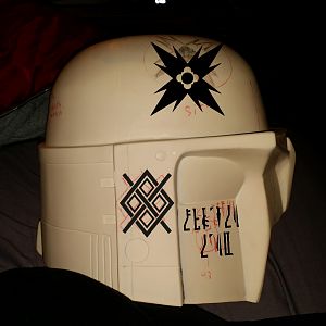 Right side of mandalorian helmet. Gungnir, sith star burst, Mandalorian 42