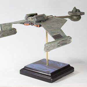 IKS Amar Klingon K't'inga battlecruiser
1/1000 scale by Ugh! Models