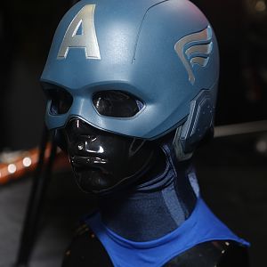 eFX Collectibles - Marvel Captain America helmet