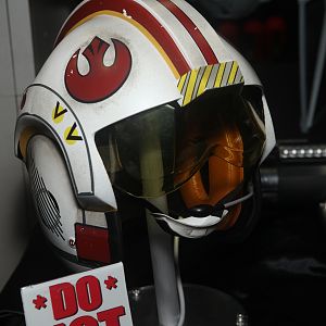 eFX Collectibles - Star Wars Luke Skywalker X-Wing helmet