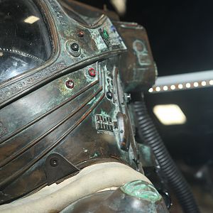 Alien - Kane Space Suit