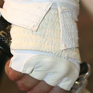 Storm_Shadow_Gloves_01