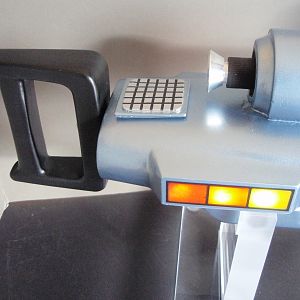 Star Trek TOS, Kirks Phaser Rifle with Laser