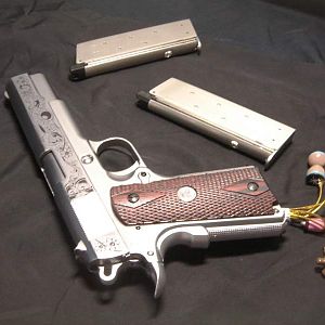 Babydoll WE Colt 1911 - Complete with charms (3)
