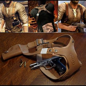 Uncharted 2 leather holster - comparison to in-game design