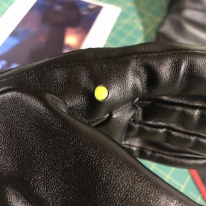 GloveButton2