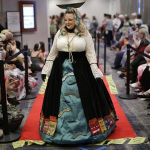 Costume College 2019 - 07.27 - 4 - Red Carpet 018.jpg