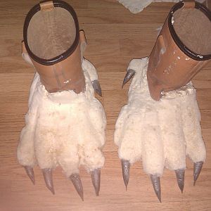 Expanding foam feet