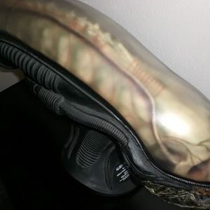 ALIEN. Sideshow 1:1 giger mold.