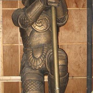 1090600608939 Avp statue0010