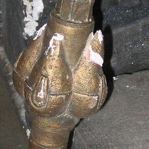 1090972345536 Avp statue0020