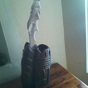 blade gauntlet