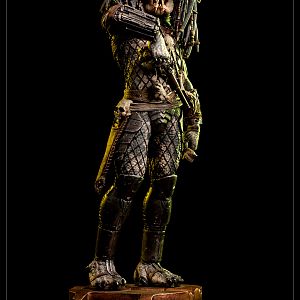 Sideshow Elder Predator Statue 01