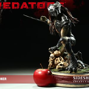 Sideshow The Falconer Predator Maquette 07