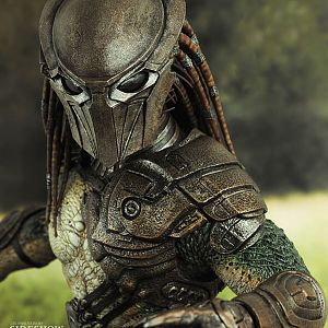 Hot Toys The Falconer Predator 12 inch Figure 07