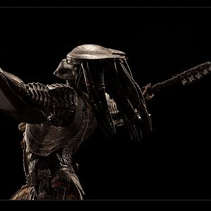 Sideshow Scar Predator Statue 04