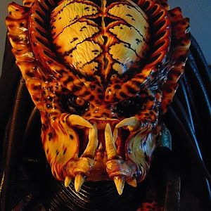 PREDATOR 2 STATUE ( Collaboration work Between Larry Kidd and I )