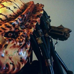 PREDATOR 2 STATUE ( Collaboration work Between Larry Kidd and I )