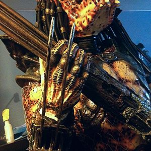 PREDATOR 2 STATUE ( Collaboration work Between Larry Kidd and I )