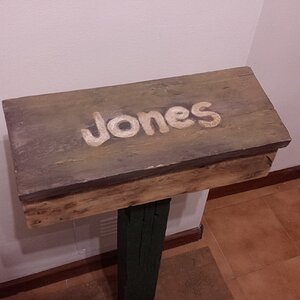 Jones Mailbox 02.jpeg