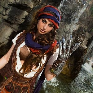 Character: Princess of Persia
Series: Prince of Persia 
Makeup: Hydred Makabali
Photos: LJinto

Costume Writeup: http://www.meagan-marie.com/cosp