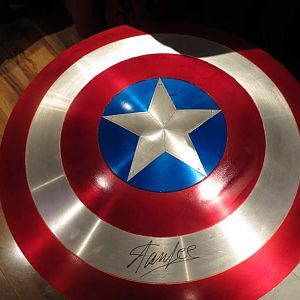 Capt America Shield signed by Stan Lee @ Wizard World Philly 2012