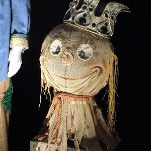 scarecrow head Return to Oz.jpg