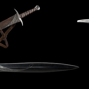 LOTR-FOTR-PRODUCT-WEP-FAN002.jpg